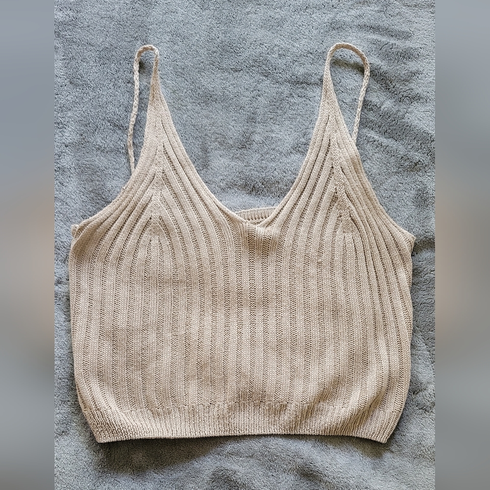 Beige cropped tank